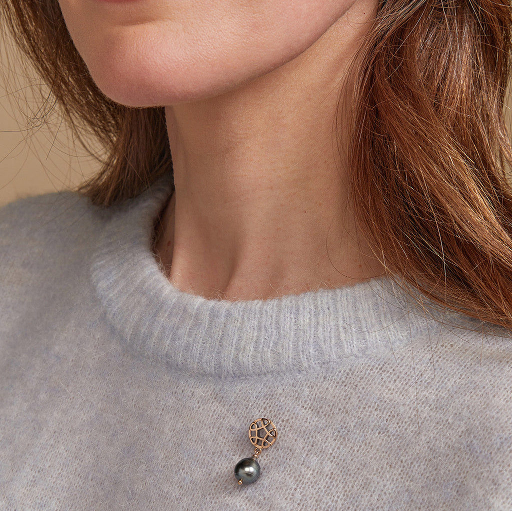 Toujours Ajour brooch