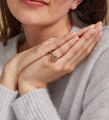 Toujours Ajour ring