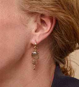 Catch earrings